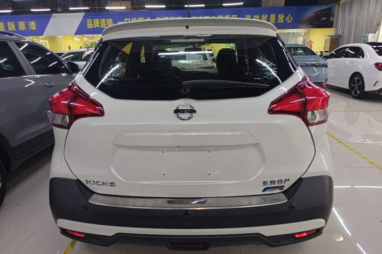 Used Nissan Kicks 2019 1.5L CVT Smart Connect Luxury Edition Rear