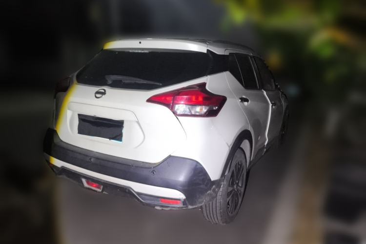 Used Nissan Kicks 2019 1.5L CVT Smart Connect Luxury Edition Rear Right 45 Deg