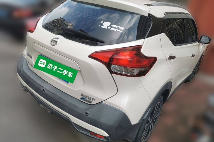 Used Nissan Kicks 2019 1.5L CVT Smart Connect Luxury Edition Rear Right 45 Deg