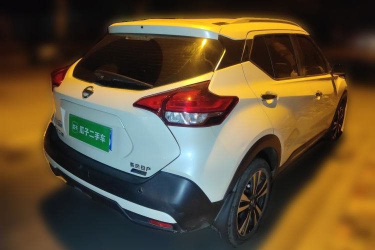 Used Nissan Kicks 2019 1.5L CVT Smart Connect Luxury Edition Rear Right 45 Deg