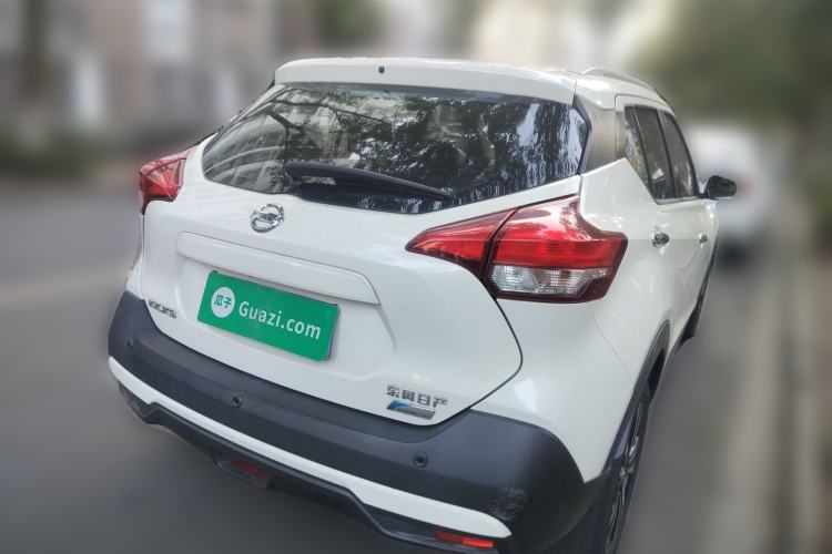Used Nissan Kicks 2019 1.5L CVT Smart Connect Luxury Edition Rear Right 45 Deg