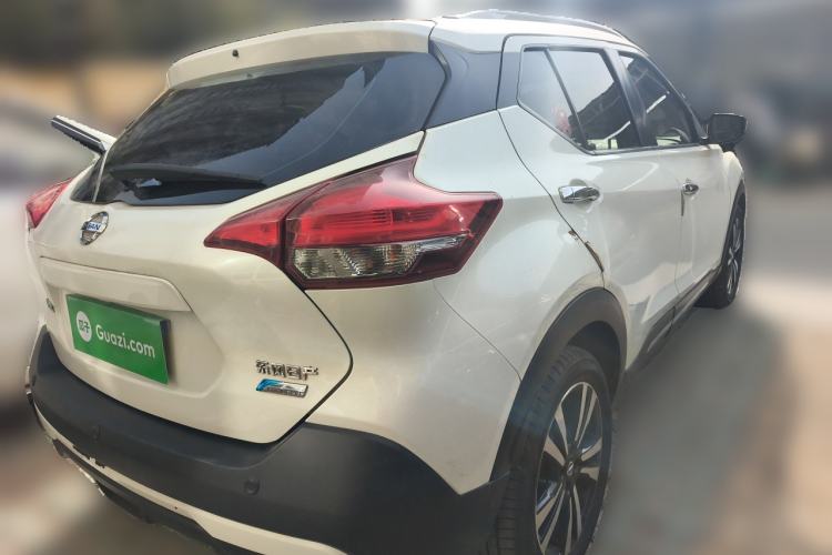 Used Nissan Kicks 2019 1.5L CVT Smart Connect Luxury Edition Rear Right 45 Deg