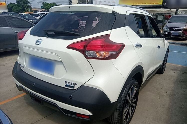 Used Nissan Kicks 2019 1.5L CVT Smart Connect Luxury Edition Rear Right 45 Deg