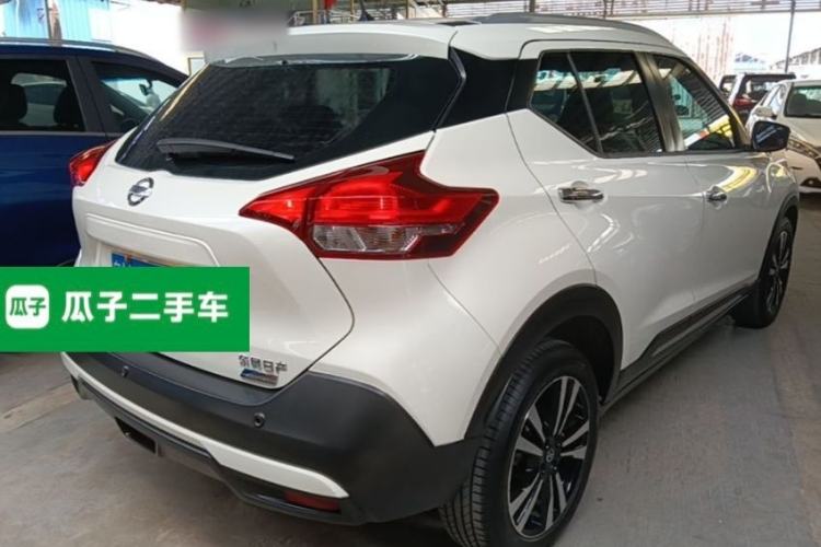 Used Nissan Kicks 2019 1.5L CVT Smart Connect Luxury Edition Rear Right 45 Deg