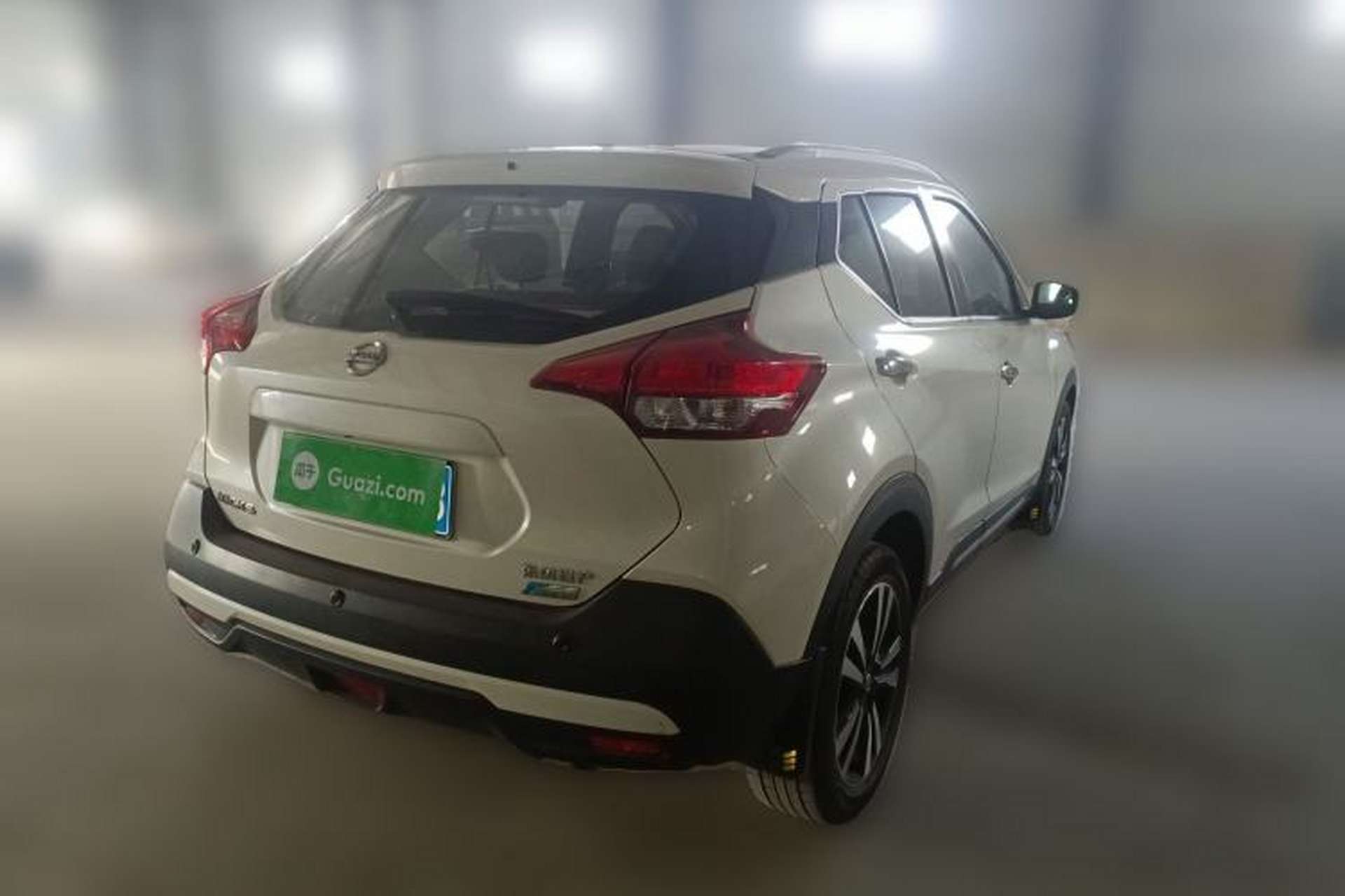 Used Nissan Kicks 2019 1.5L CVT Smart Connect Luxury Edition Rear Right 45 Deg
