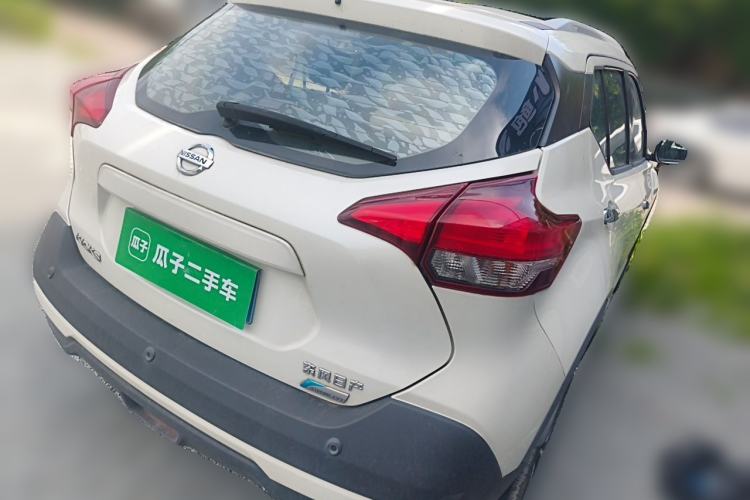 Used Nissan Kicks 2019 1.5L CVT Smart Connect Luxury Edition Rear Right 45 Deg