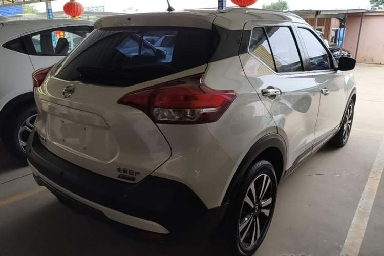 Used Nissan Kicks 2019 1.5L CVT Smart Connect Luxury Edition Rear Right 45 Deg