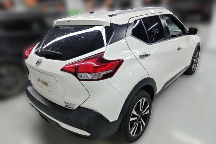 Used Nissan Kicks 2019 1.5L CVT Smart Connect Luxury Edition Rear Right 45 Deg
