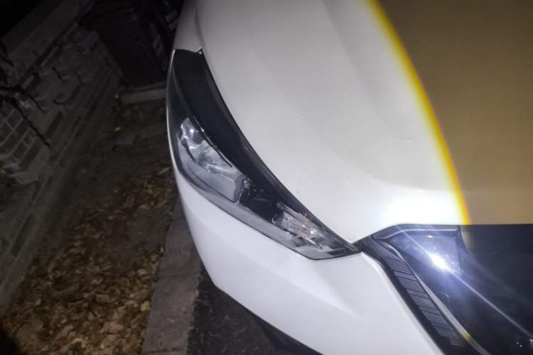 Used Nissan Kicks 2019 1.5L CVT Smart Connect Luxury Edition Right Front Headlight
