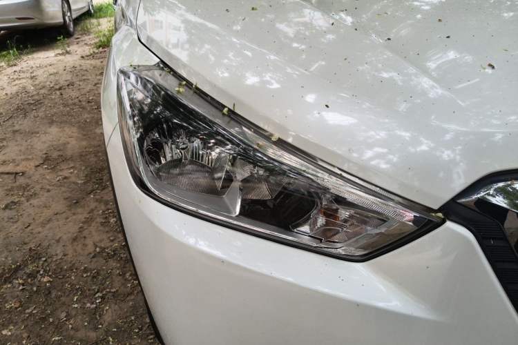 Used Nissan Kicks 2019 1.5L CVT Smart Connect Luxury Edition Right Front Headlight