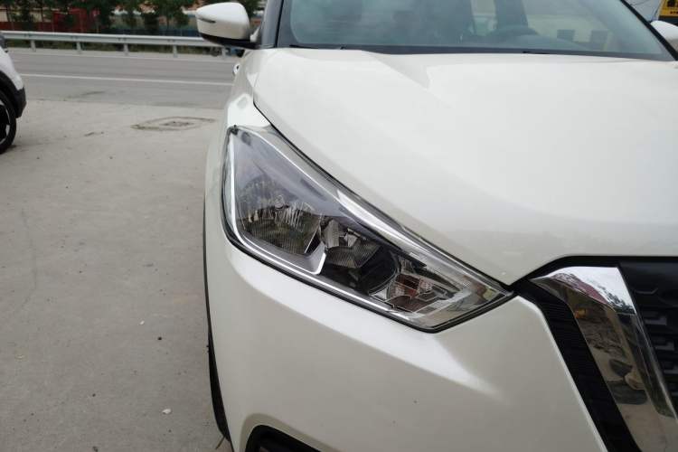 Used Nissan Kicks 2019 1.5L CVT Smart Connect Luxury Edition Right Front Headlight