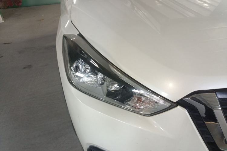 Used Nissan Kicks 2019 1.5L CVT Smart Connect Luxury Edition Right Front Headlight