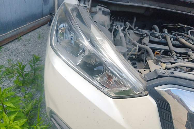 Used Nissan Kicks 2019 1.5L CVT Smart Connect Luxury Edition Right Front Headlight