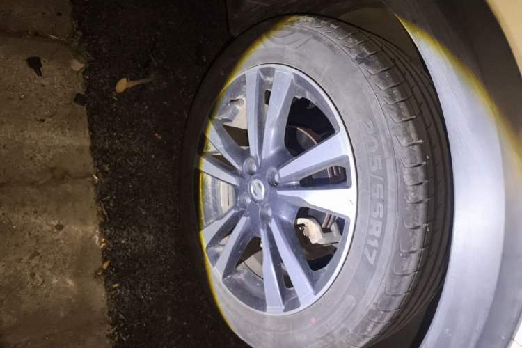 Used Nissan Kicks 2019 1.5L CVT Smart Connect Luxury Edition Right Front Wheel Hub