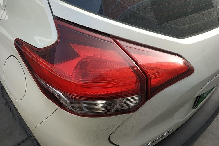 Used Nissan Kicks 2019 1.5L Manual Cool Edition Right Rear Taillight