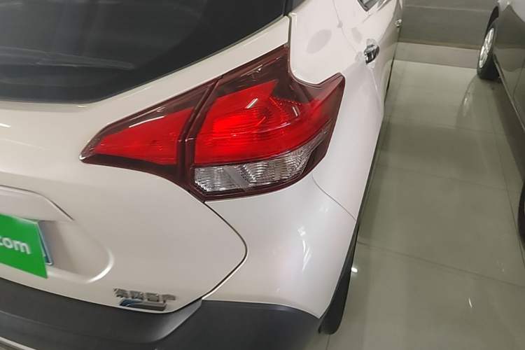 Used Nissan Kicks 2019 1.5L CVT Smart Connect Luxury Edition Right Rear Taillight