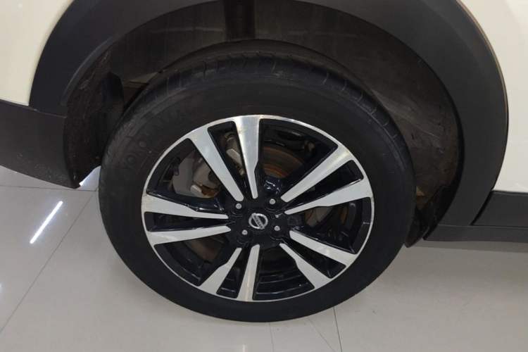 Used Nissan Kicks 2019 1.5L CVT Smart Connect Luxury Edition Right Rear Wheel Hub