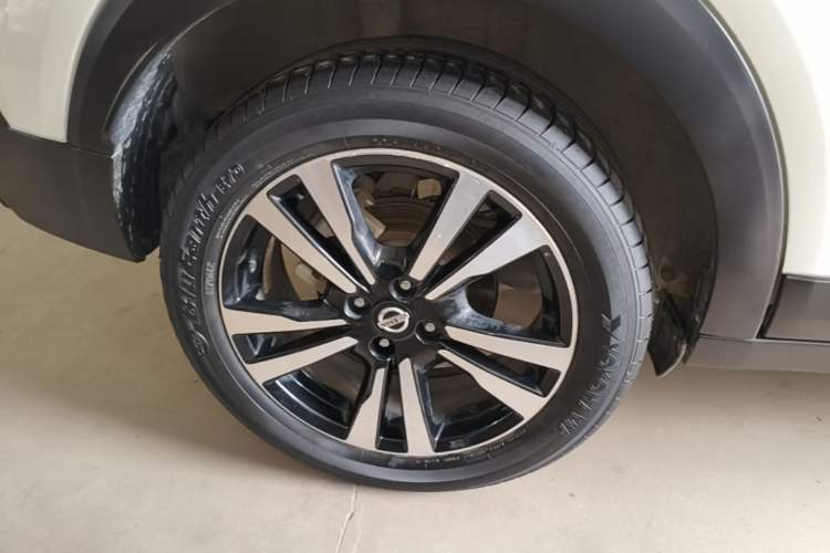 Used Nissan Kicks 2019 1.5L CVT Smart Connect Luxury Edition Right Rear Wheel Hub