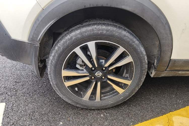 Used Nissan Kicks 2019 1.5L CVT Smart Connect Luxury Edition Right Rear Wheel Hub