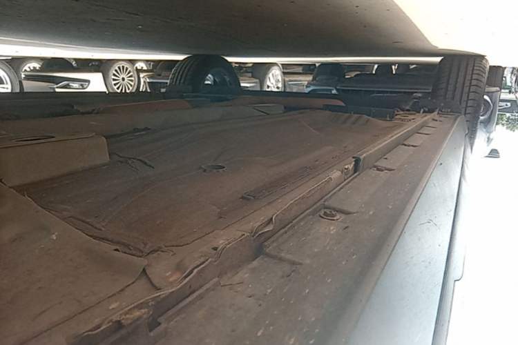 Used Nissan Kicks 2019 1.5L CVT Smart Connect Luxury Edition Right Side Sill