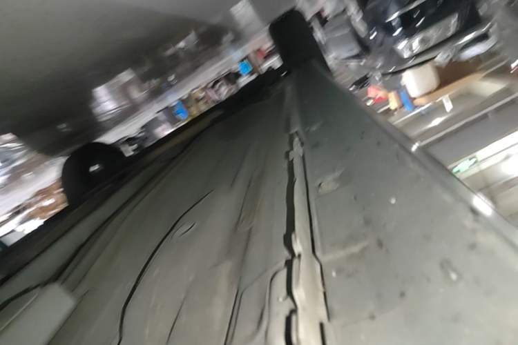 Used Nissan Kicks 2019 1.5L CVT Smart Connect Luxury Edition Right Side Sill