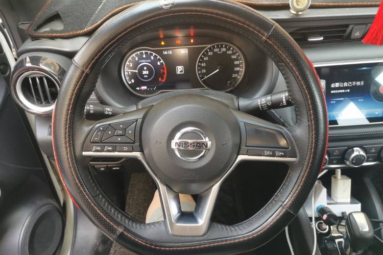 Used Nissan Kicks 2019 1.5L CVT Smart Connect Luxury Edition Steering Wheel