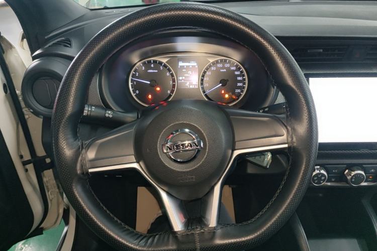 Used Nissan Kicks 2019 1.5L Manual Cool Edition Steering Wheel