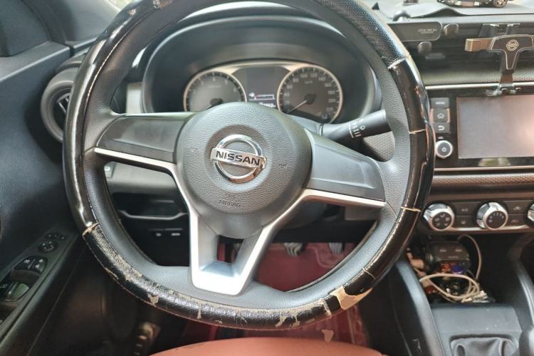 Used Nissan Kicks 2019 1.5L Manual Cool Edition Steering Wheel