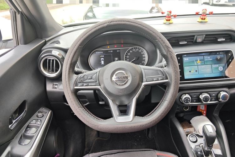 Used Nissan Kicks 2019 1.5L CVT Smart Connect Luxury Edition Steering Wheel