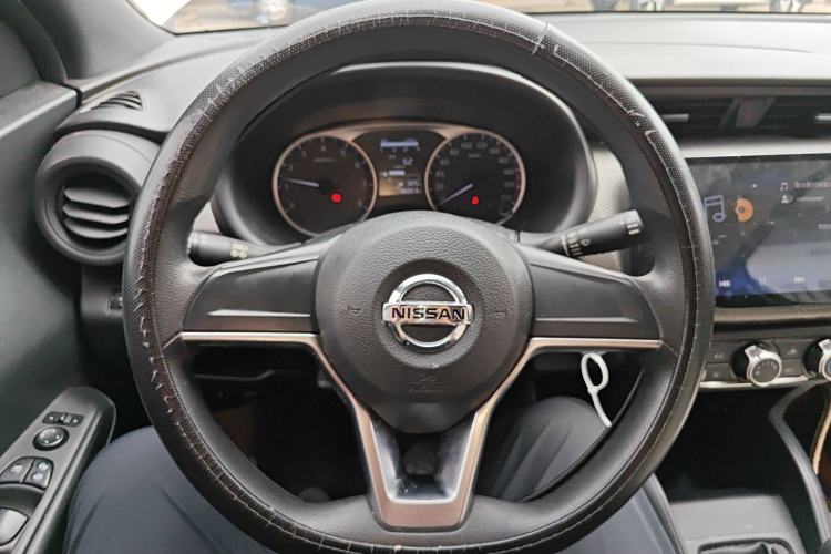 Used Nissan Kicks 2019 1.5L Manual Cool Edition Steering Wheel