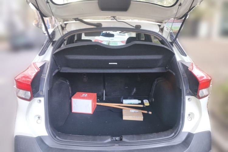 Used Nissan Kicks 2019 1.5L CVT Smart Connect Luxury Edition Trunk