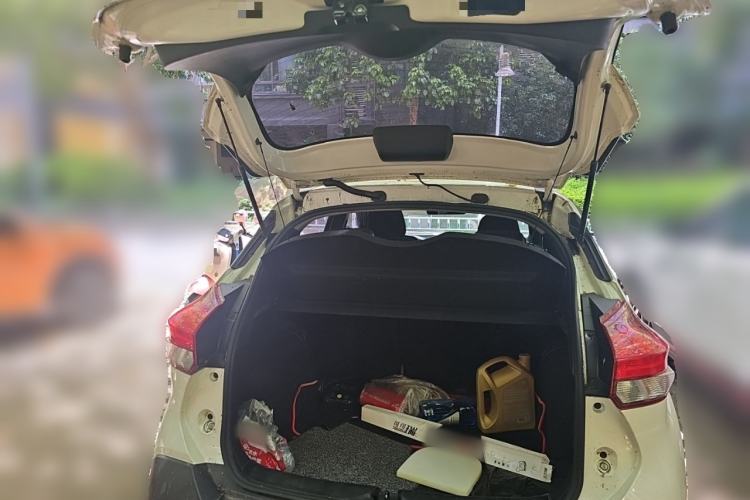 Used Nissan Kicks 2019 1.5L CVT Smart Connect Luxury Edition Trunk