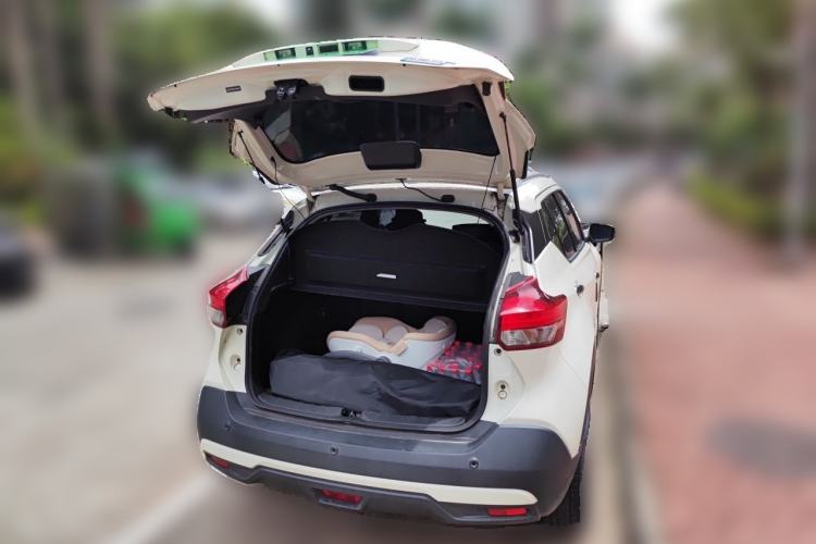 Used Nissan Kicks 2019 1.5L CVT Smart Connect Luxury Edition Trunk