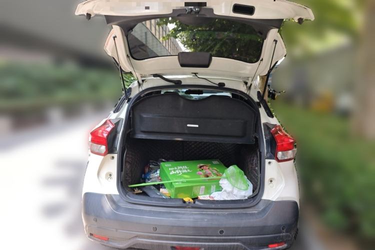 Used Nissan Kicks 2019 1.5L Manual Cool Edition Trunk