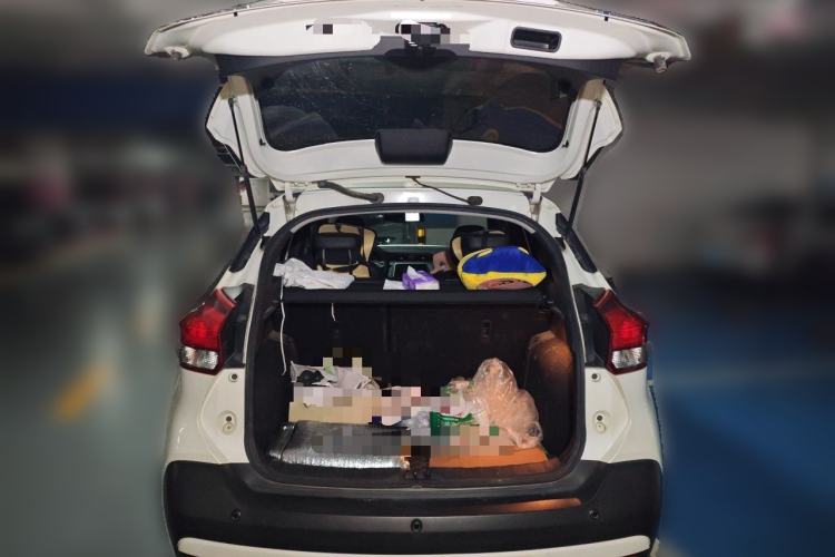Used Nissan Kicks 2019 1.5L CVT Smart Connect Luxury Edition Trunk