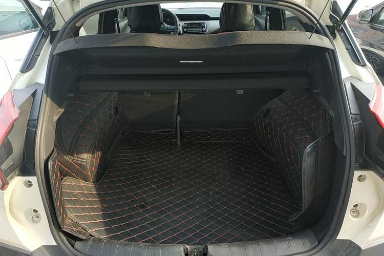 Used Nissan Kicks 2019 1.5L Manual Cool Edition Trunk