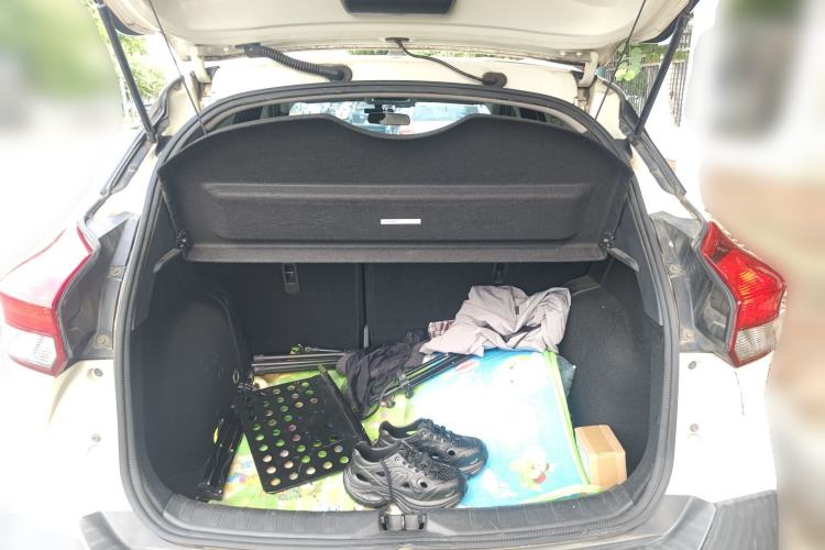 Used Nissan Kicks 2019 1.5L CVT Smart Connect Luxury Edition Trunk