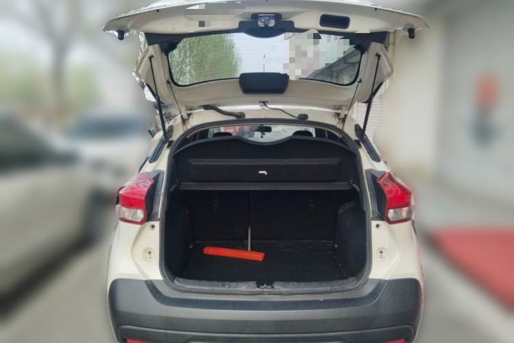 Used Nissan Kicks 2019 1.5L Manual Cool Edition Trunk