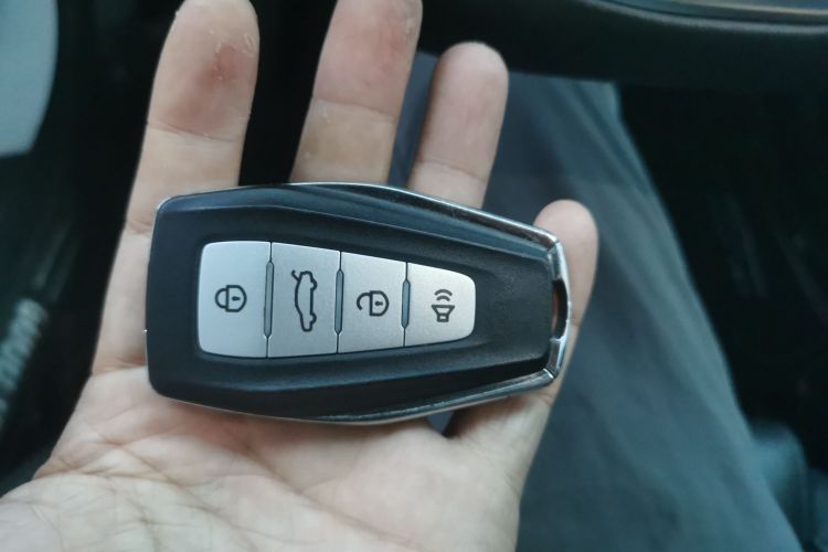 Used Nissan Kicks 2019 1.5L CVT Smart Connect Luxury Edition Vehicle Key
