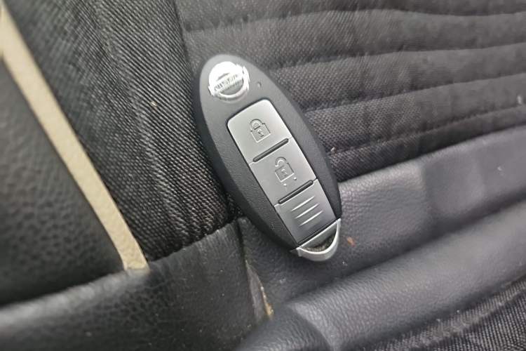 Used Nissan Kicks 2019 1.5L CVT Smart Connect Luxury Edition Vehicle Key