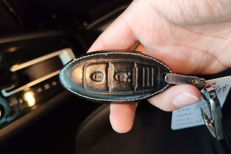 Used Nissan Kicks 2019 1.5L CVT Smart Connect Luxury Edition Vehicle Key