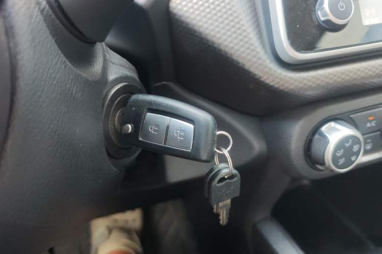 Used Nissan Kicks 2019 1.5L CVT Cool Enjoy Edition Vehicle Key