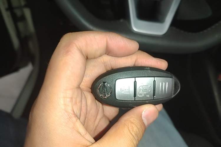 Used Nissan Kicks 2019 1.5L CVT Smart Connect Luxury Edition Vehicle Key