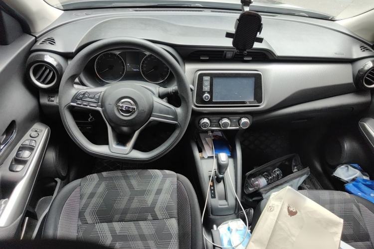 Used Nissan Kicks 2020 1.5L XL CVT Cool Enjoyment Edition Center Console