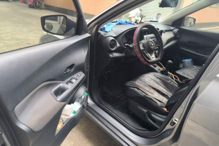 Used Nissan Kicks 2020 1.5L XE Manual Cool Edition Driver Seat
