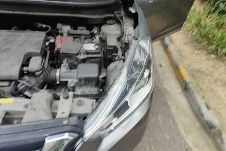 Used Nissan Kicks 2020 1.5L XL CVT Cool Enjoyment Edition Engine Bay Left