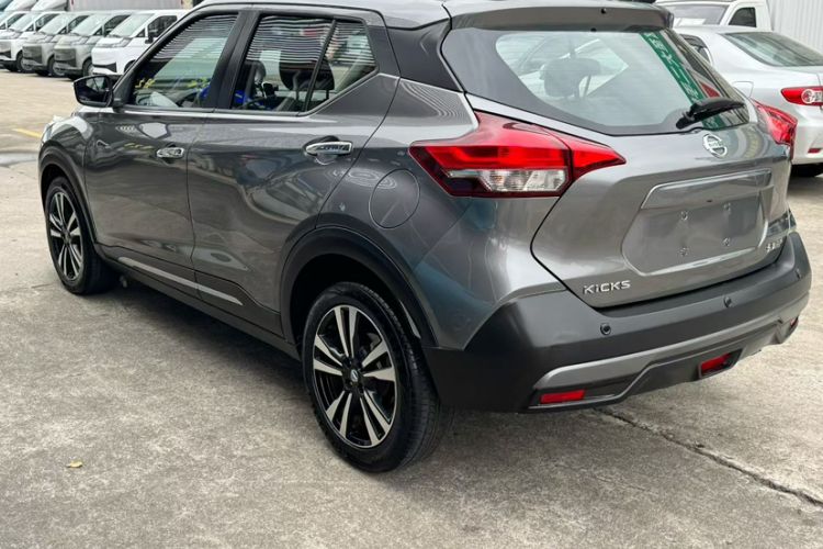 Used Nissan Kicks 2020 1.5L XV CVT Smart Connect Luxury Edition Exterior 1