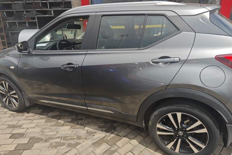 Used Nissan Kicks 2020 1.5L XL CVT Cool Enjoyment Edition Exterior 3