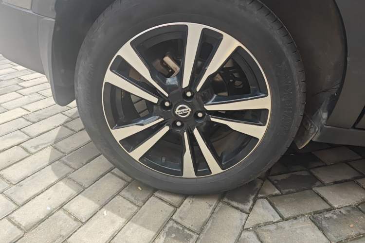 Used Nissan Kicks 2020 1.5L XL CVT Cool Enjoyment Edition Exterior 8