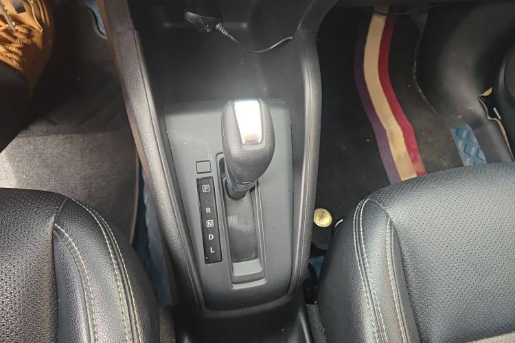 Used Nissan Kicks 2020 1.5L XL CVT Cool Enjoyment Edition Gear Lever